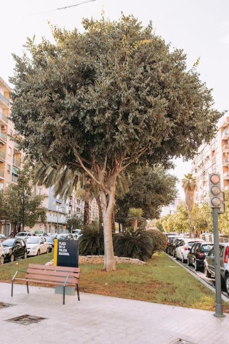 Apartamento Con Terraza Junto A Ruzafa Βαλένθια Εξωτερικό φωτογραφία